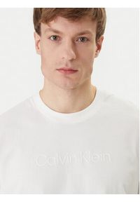Calvin Klein T-Shirt LV04LF811G Biały Regular Fit. Kolor: biały. Materiał: bawełna #2