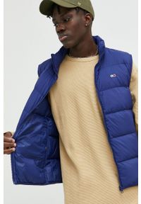 Tommy Jeans bezrękawnik puchowy męski kolor niebieski. Okazja: na co dzień. Kolor: niebieski. Materiał: puch. Długość rękawa: bez rękawów. Styl: casual #2