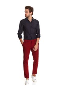 TOP SECRET - Spodnie chino strukturalne o kroju slim. Kolor: czerwony. Długość: długie. Sezon: zima #5