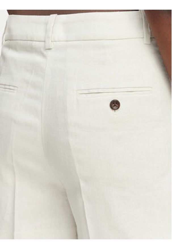 Calvin Klein Jeans Szorty materiałowe LV047F632G Biały Regular Fit. Kolor: biały. Materiał: len, wiskoza