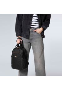 Wittchen - Damski plecak z nylonu z długimi uchwytami. Kolor: wielokolorowy, czarny, złoty. Materiał: nylon. Styl: klasyczny, sportowy #2