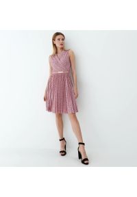 Mohito - Sukienka mini w grochy - Różowy. Kolor: różowy. Wzór: grochy. Długość: mini #1