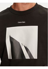 Calvin Klein Bluza City Photo K10K113563 Czarny Regular Fit. Kolor: czarny. Materiał: bawełna