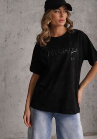 Renee - Czarny Oversizowy T-shirt z Bawełny Zdobiony Haftem z Cekinami Marivia. Okazja: na co dzień. Kolor: czarny. Materiał: bawełna. Wzór: haft, aplikacja. Styl: casual, elegancki #4