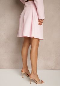 Renee - Różowa Plisowana Spódnica High Waist o Rozkloszowanym Kroju Redilsa. Stan: podwyższony. Kolor: różowy. Styl: elegancki