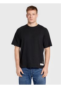 Redefined Rebel T-Shirt Thomas 211126 Czarny Regular Fit. Kolor: czarny. Materiał: bawełna