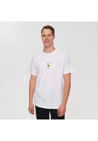 House - Biala koszulka z mini nadrukiem - Biały. Kolor: biały. Wzór: nadruk #1