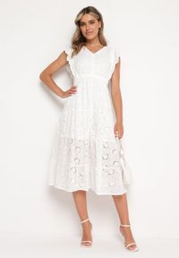 Born2be - Biała Ażurowa Sukienka z Falbanką o Rozkloszowanym Kroju Lirvolia. Okazja: na co dzień, na imprezę. Kolor: biały. Długość rękawa: krótki rękaw. Wzór: ażurowy. Sezon: lato. Typ sukienki: rozkloszowane. Styl: casual #5