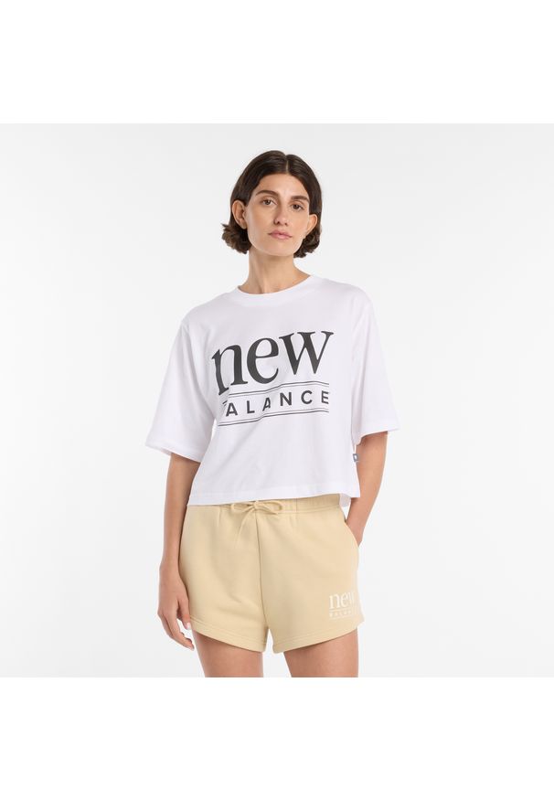 Koszulka damska New Balance WT61V5OPWT – biała. Kolor: biały. Materiał: materiał, bawełna. Długość: krótkie. Wzór: napisy