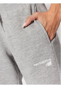 New Balance Spodnie dresowe Classic Core Fleece WP03805 Szary Athletic Fit. Kolor: szary. Materiał: dresówka, bawełna