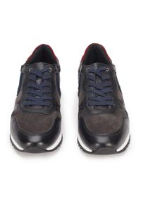 Wittchen - Męskie sneakersy skórzane wielokolorowe szaro-granatowe. Okazja: na co dzień. Nosek buta: okrągły. Kolor: wielokolorowy, szary, niebieski. Materiał: zamsz, skóra. Sezon: jesień #3