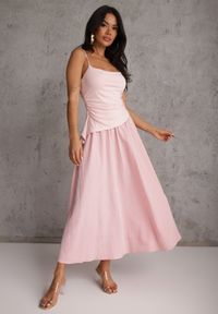 Renee - Różowa Sukienka z Bawełny na Ramiączkach z Asymetryczną Warstwą w Talii Petimelle. Okazja: na co dzień. Typ kołnierza: dekolt kwadratowy. Kolor: różowy. Wzór: gładki. Typ sukienki: asymetryczne. Materiał: bawełna. Długość rękawa: na ramiączkach. Sezon: lato. Styl: casual #5