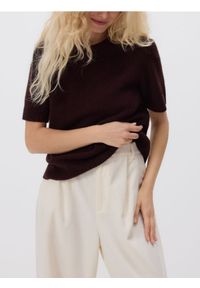 Reserved - Wełniany sweter - ciemnobrązowy. Kolor: brązowy. Materiał: wełna #1