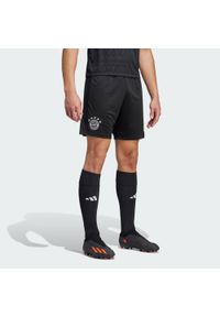 Adidas - Szorty bramkarskie FC Bayern Tiro 23. Kolor: czarny. Materiał: materiał