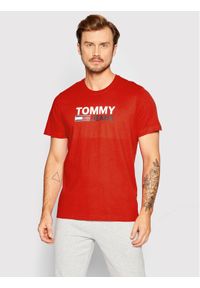 Tommy Jeans T-Shirt Corp Logo DM0DM15379 Czerwony Regular Fit. Kolor: czerwony. Materiał: bawełna