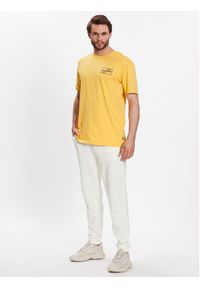 Billabong T-Shirt Walled ABYZT01700 Żółty Regular Fit. Kolor: żółty. Materiał: bawełna