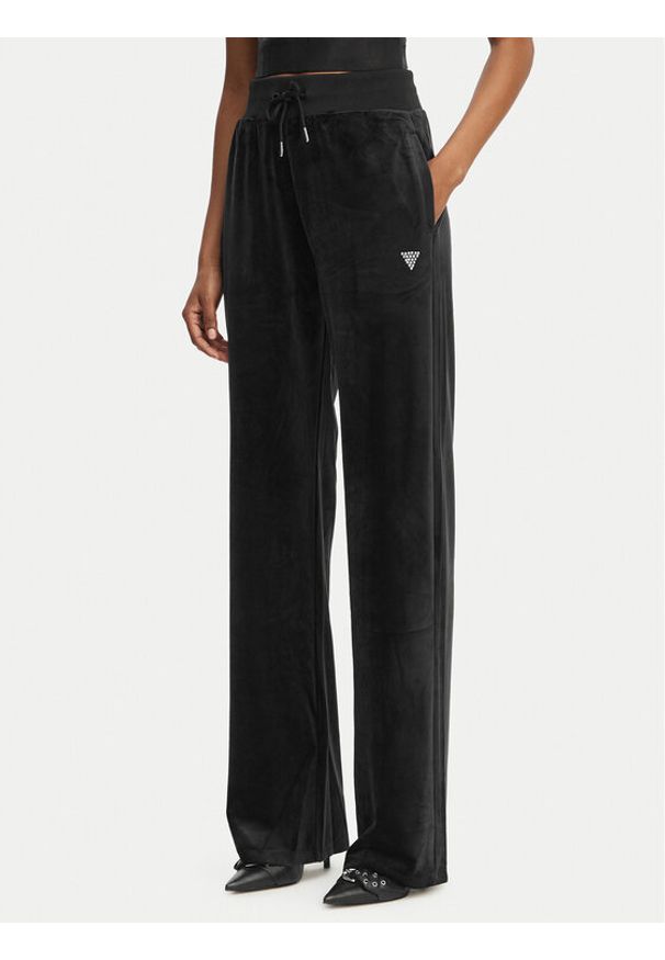 Guess Spodnie dresowe V3BB26 K0232 Czarny Regular Fit. Kolor: czarny. Materiał: syntetyk