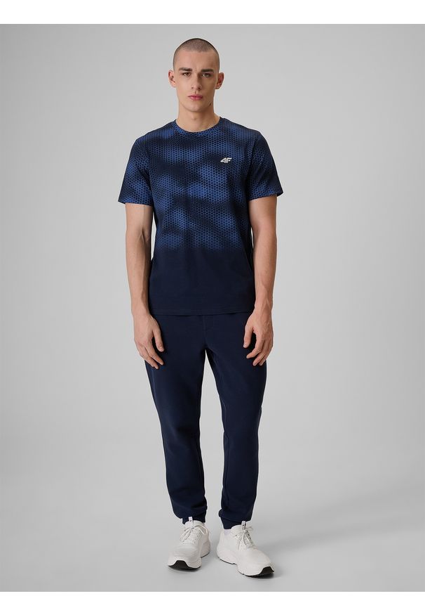 4f - 4F T-shirt regular z nadrukiem męski - granatowy S. Okazja: na co dzień. Kolor: niebieski. Materiał: jeans, bawełna, dresówka, dzianina. Wzór: nadruk. Styl: klasyczny, casual