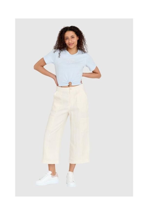 Guess - GUESS Niebieski t-shirt damski cropped fit piercing, Rozmiar M. Kolor: niebieski. Materiał: bawełna