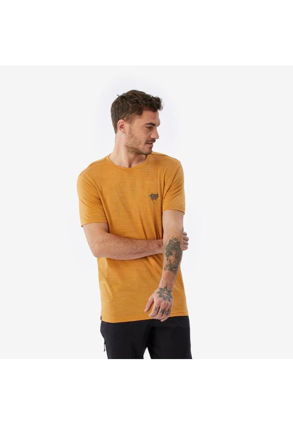 SIMOND - Koszulka trekkingowa z krótkim rękawem męska Simond Travel 500 Merino. Kolor: wielokolorowy, brązowy, żółty. Materiał: akryl, wełna, materiał. Długość rękawa: krótki rękaw. Długość: krótkie. Sezon: zima, lato. Sport: turystyka piesza