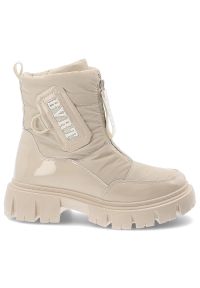 Beżowe Śniegowce Filippo Ocieplane Buty Damskie. Okazja: na spacer. Zapięcie: zamek. Kolor: beżowy. Materiał: materiał. Wzór: napisy. Sezon: zima #7