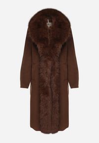 Born2be - Brązowy Płaszcz Ozdobiony Odpinanym Futerkiem Lianossa. Okazja: na co dzień. Kolor: brązowy. Materiał: futro. Wzór: aplikacja. Styl: klasyczny, casual #2