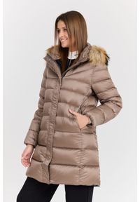 Hetrego - HETREGO Beżowa damska kurtka puchowa Leonie Quilted Woman Jacket With Detached Hood, Rozmiar 40 EU - 44 IT. Okazja: na co dzień. Kolor: beżowy. Materiał: puch. Długość rękawa: długi rękaw. Długość: długie. Styl: casual #9