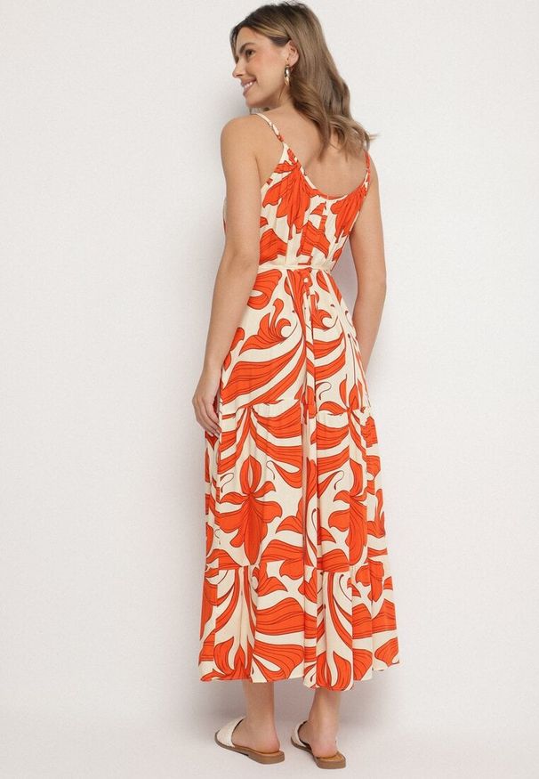 Born2be - Pomarańczowa Sukienka z Wiskozy o Rozkloszowanym Kroju z Broszką i Wiązaniem Marunela. Okazja: na co dzień. Kolor: pomarańczowy. Materiał: wiskoza. Długość rękawa: na ramiączkach. Wzór: aplikacja. Sezon: lato. Styl: casual, elegancki