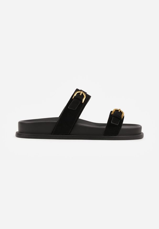 Renee - Czarne Klapki Ozdobione Metalicznymi Klamrami Zelivra. Kolor: czarny. Wzór: aplikacja. Sezon: lato. Styl: boho, elegancki