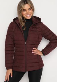 Born2be - Bordowa Pikowana Kurtka z Kapturem i Sznurkami Miviana. Okazja: na spacer. Typ kołnierza: kaptur. Kolor: czerwony. Materiał: jeans. Długość rękawa: długi rękaw. Długość: długie #1