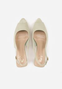 Born2be - Zielone Sandały na Szpilce z Odkrytą Piętą i Palcami Zitena. Okazja: na co dzień. Zapięcie: sprzączka. Kolor: zielony. Wzór: ażurowy. Obcas: na szpilce. Styl: casual, elegancki. Wysokość obcasa: średni #6