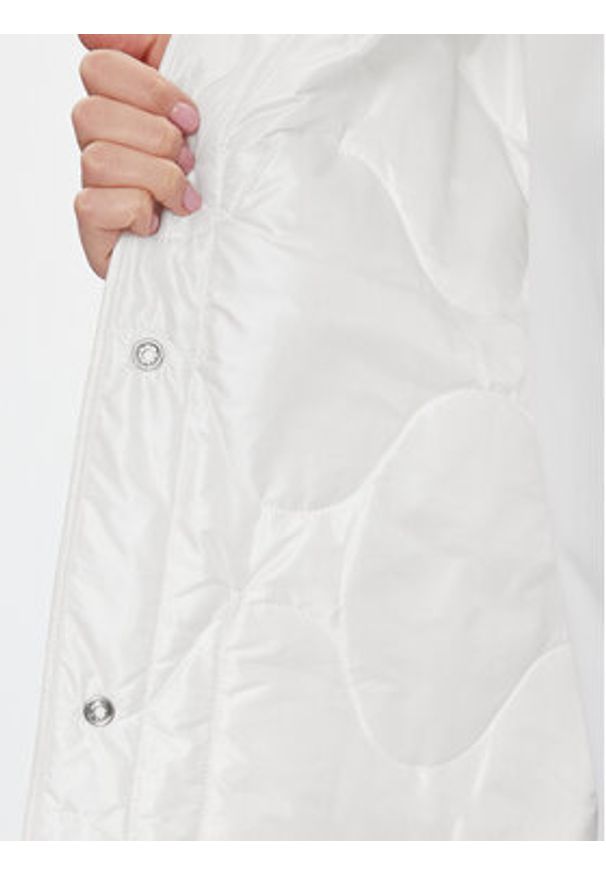 Tommy Jeans Kurtka przejściowa Tjw Onion Quilt Liner Jacket DW0DW17235 Biały Regular Fit. Kolor: biały. Materiał: syntetyk