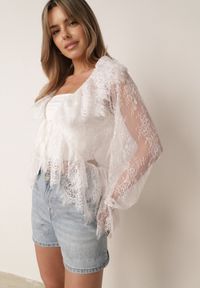 Born2be - Biała Bawełniana Bluzka z Transparentnej Koronki z Falbankami w Stylu Boho Palamna. Okazja: na co dzień. Typ kołnierza: kołnierz z falbankami. Kolor: biały. Materiał: bawełna, koronka. Długość: długie. Wzór: koronka. Styl: boho #4