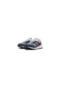 Buty do chodzenia męskie New Balance U997REA. Zapięcie: sznurówki. Kolor: szary. Materiał: skóra, tkanina. Szerokość cholewki: normalna. Sport: turystyka piesza