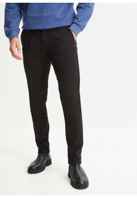 bonprix - Spodnie chino ze stretchem Regular Fit Straight, z zakładką poniżej paska w talii. Kolor: czarny. Materiał: skóra