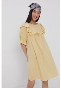 Vila Sukienka kolor żółty mini oversize. Kolor: beżowy. Materiał: dzianina. Długość rękawa: krótki rękaw. Typ sukienki: oversize. Długość: mini #3