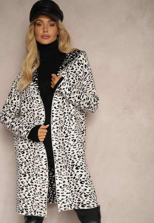 Renee - Biało-Czarny Niezapinany Kardigan z Kieszeniami w Panterkowy Print Riaverna. Okazja: na co dzień. Kolor: biały. Wzór: nadruk. Styl: elegancki, wizytowy, casual