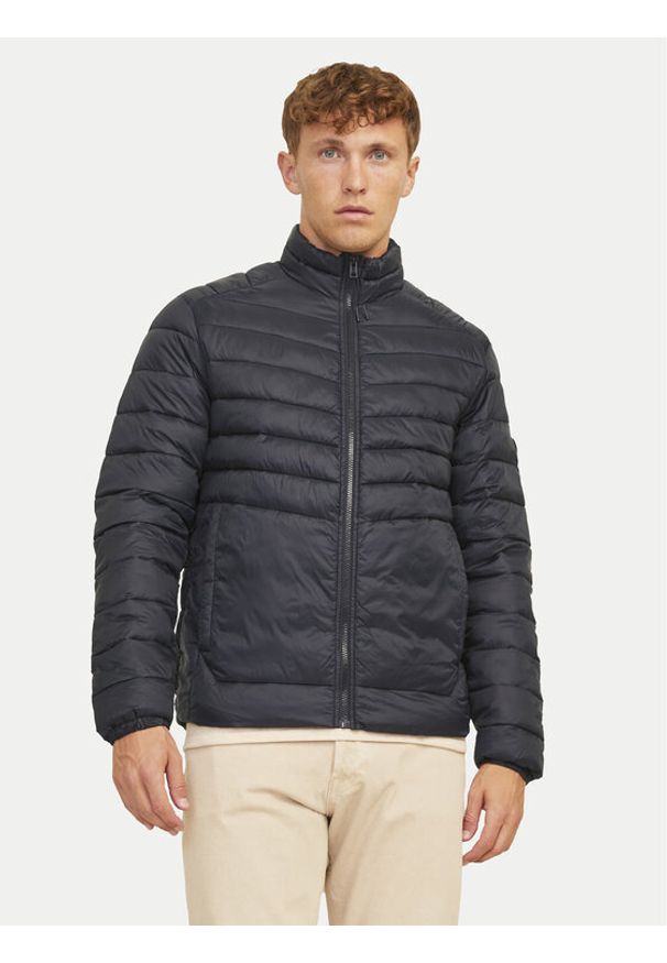 Jack & Jones Kurtka zimowa Sprint 12258444 Czarny Regular Fit. Kolor: czarny. Materiał: syntetyk. Sezon: zima