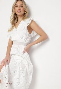 Born2be - Biała Ażurowa Sukienka z Kopertowym Dekoltem i Bufiastymi Rękawami Ldivane. Okazja: na imprezę, na co dzień. Kolor: biały. Wzór: ażurowy. Sezon: lato. Typ sukienki: kopertowe. Styl: casual #2