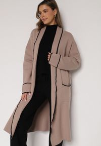 Born2be - Beżowy Długi Niezapinany Kardigan Ozdobiony Lamówką Veritusa. Okazja: na co dzień. Kolor: beżowy. Materiał: jeans. Długość: długie. Wzór: aplikacja. Styl: klasyczny, casual #1