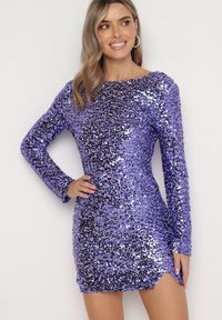 Born2be - Fioletowa Dopasowana Mini Sukienka z Wycięciem na Plecach Ozdobiona Cekinami Akorra. Kolor: fioletowy. Wzór: aplikacja. Długość: mini #3