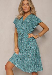 Renee - Niebieska Letnia Sukienka Kopertowa Wiązana w Pasie z Wiskozy Meridase. Kolor: niebieski. Materiał: wiskoza. Sezon: lato. Typ sukienki: kopertowe #4