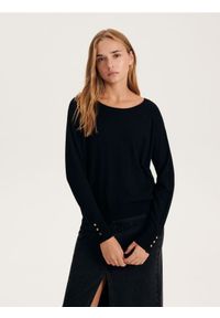 Reserved - Gładki sweter z wiskozą - czarny. Kolor: czarny. Materiał: wiskoza. Wzór: gładki. Styl: klasyczny