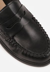 Renee - Czarne Mokasyny Vices z Marszczeniem i Wkładką ze Skóry Naturalnej Mestia. Okazja: na co dzień. Kolor: czarny. Materiał: skóra. Styl: casual, elegancki, klasyczny #4