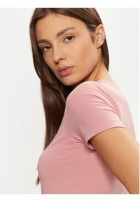 Guess Jeans T-Shirt W4YI02 J1314 Różowy Regular Fit. Kolor: różowy. Materiał: bawełna
