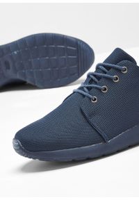 Sneakersy bonprix ciemnoniebieski. Kolor: niebieski. Materiał: syntetyk, materiał #2