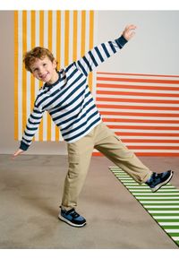 Sinsay - Spodnie straight leg z kieszeniami cargo - beżowy. Kolor: beżowy #1