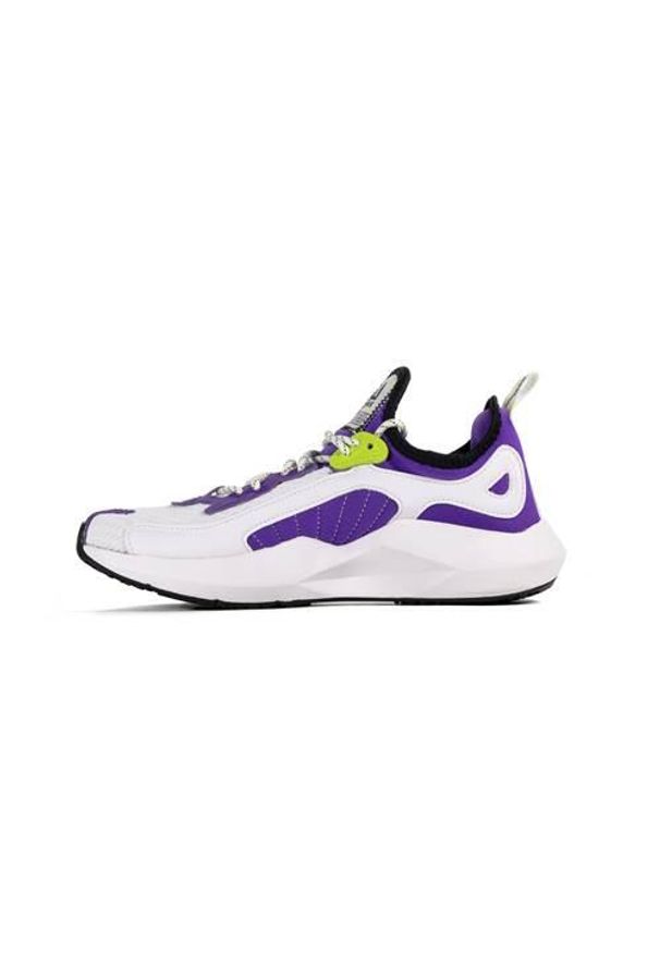 Buty do chodzenia damskie Reebok Sole Fury 00. Zapięcie: sznurówki. Kolor: biały. Materiał: syntetyk, materiał. Szerokość cholewki: normalna. Sport: turystyka piesza