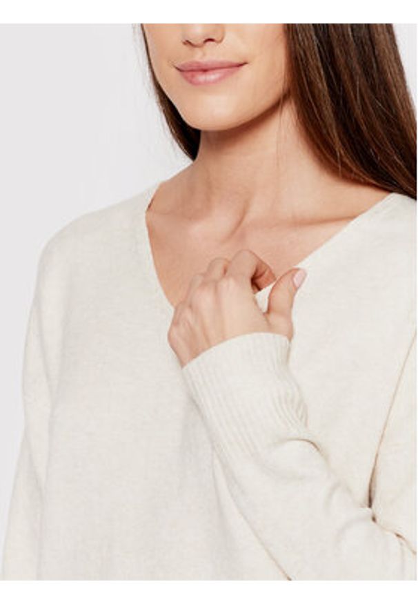 only - ONLY Sweter Rica 15224360 Beżowy Relaxed Fit. Kolor: beżowy. Materiał: syntetyk