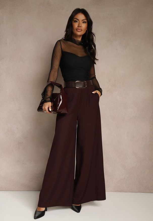 Renee - Bordowe Szerokie Garniturowe Spodnie z Bawełny High Waist Ozdobione Paskiem Tusneva. Okazja: na co dzień. Stan: podwyższony. Kolor: czerwony. Materiał: bawełna. Wzór: aplikacja. Styl: wizytowy, casual, elegancki